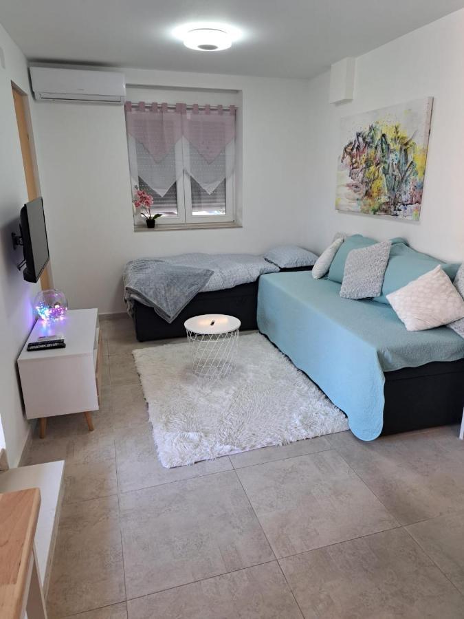 Near Beach Studio Каштела Экстерьер фото
