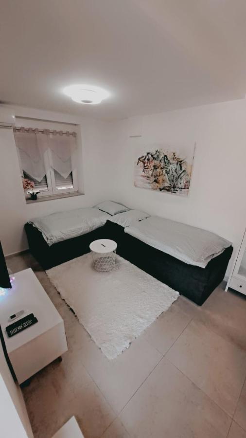 Near Beach Studio Каштела Экстерьер фото