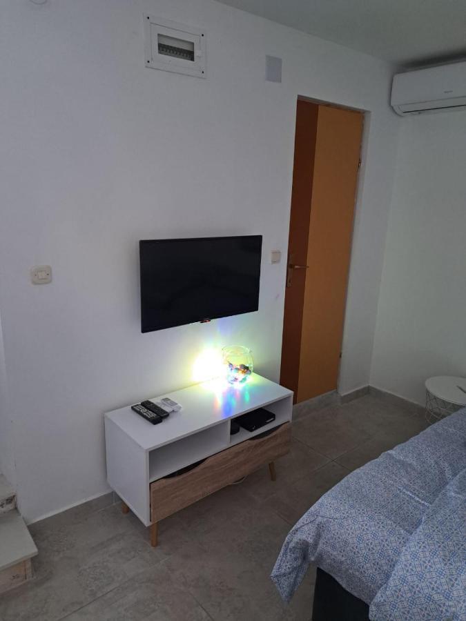 Near Beach Studio Каштела Экстерьер фото
